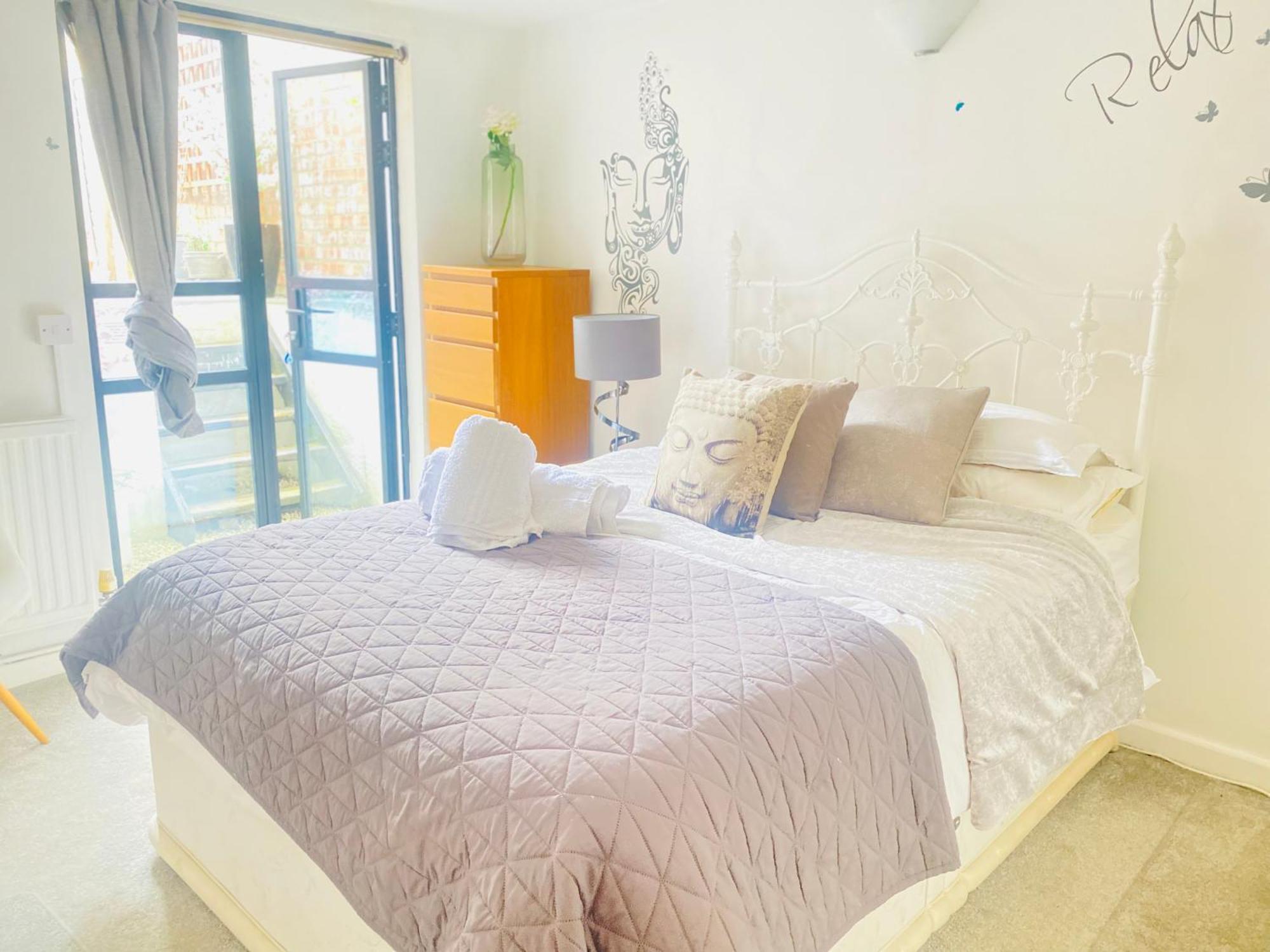 Stunning, Stylish Garden Flat In The Heart Of Wimbledon Apartman London Kültér fotó